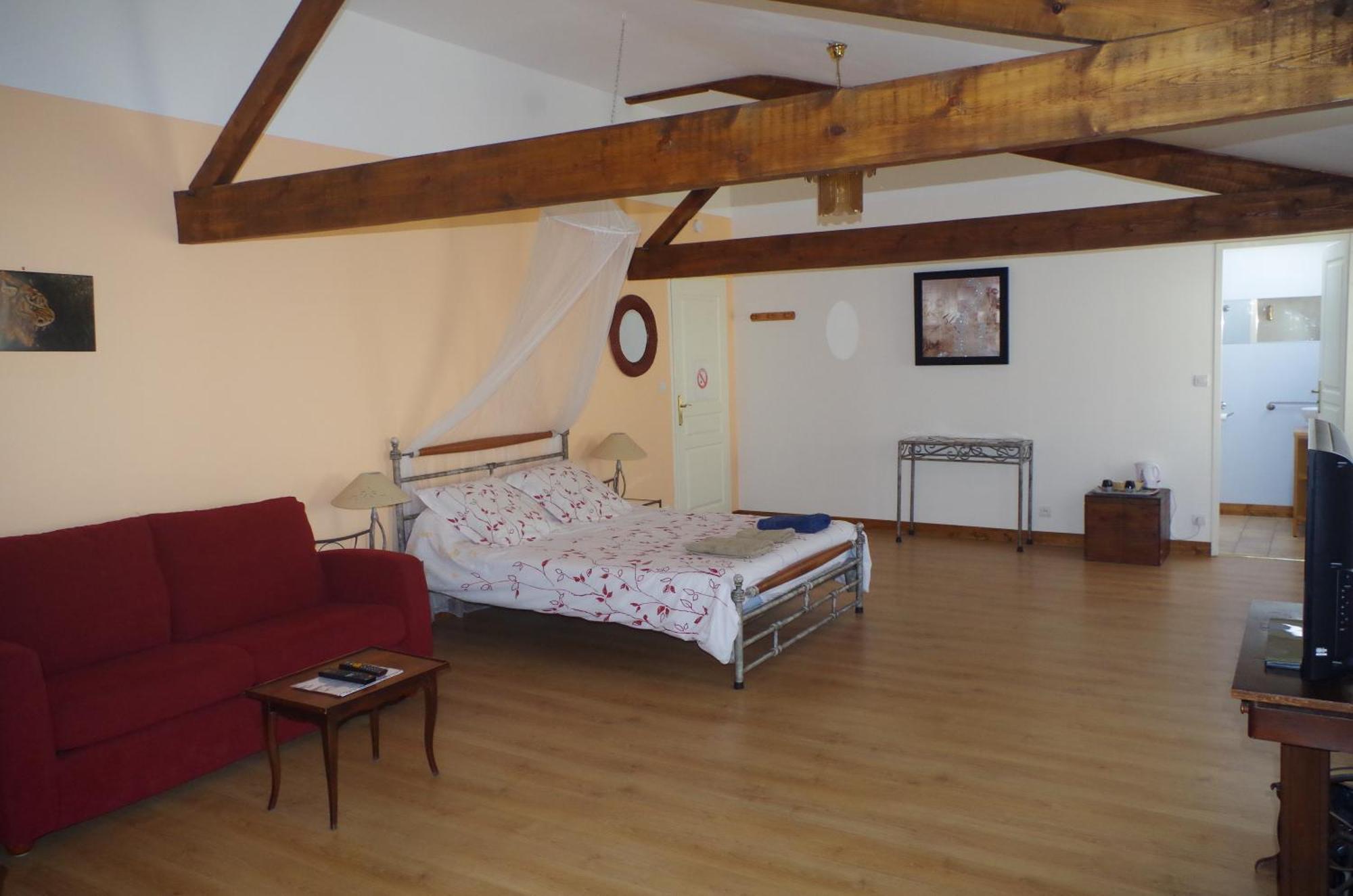Maison D'Hotes Le Cadran Solaire Courcelles  Room photo